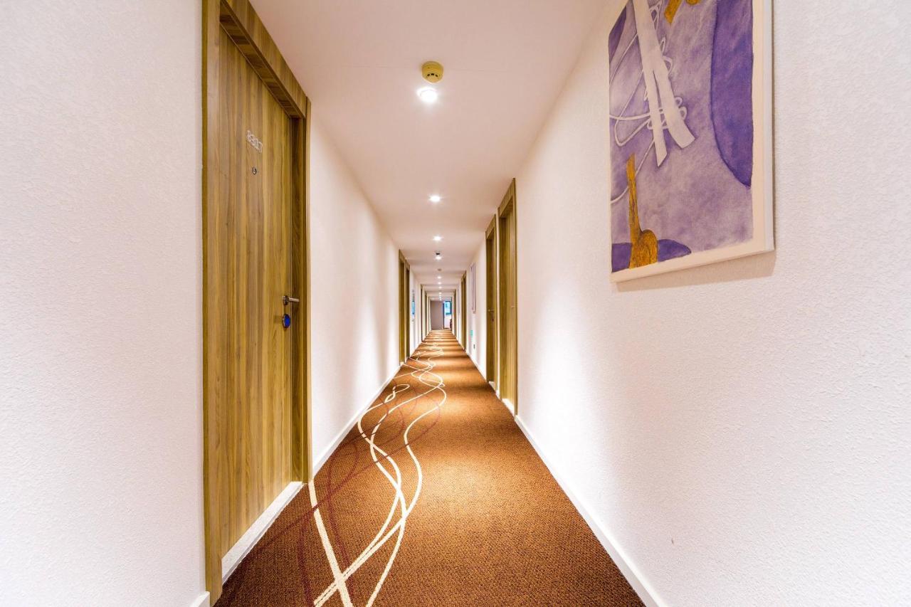 ฮั่นถิง พรีเมียม โฮเต็ล เซี่ยงไฮ้ หงเฉียว จงซาน สีโร้ด Hotel ภายนอก รูปภาพ